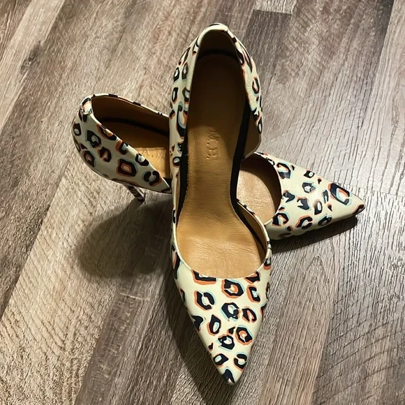 L.A.M.B. Heels. Size 7.5. Good preloved condition. - Picture 2 of 5